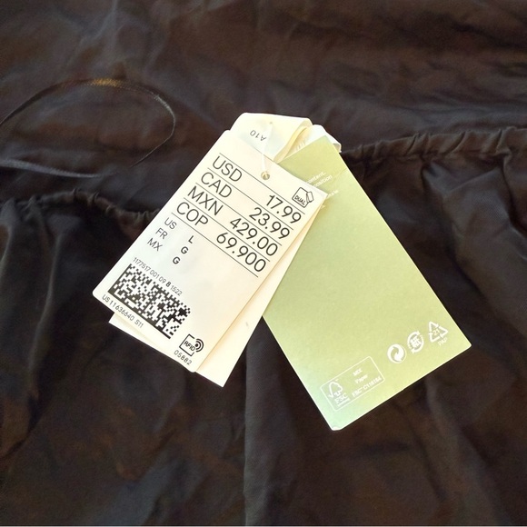 H & M Black Halter Top Sequin Neck, NWT, Size L - Picture 3 of 4